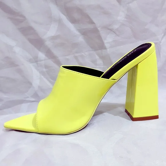 💛 Brand New Neon Yellow Pointed Toe Block Party Heels 💛 - Picture 3 of 8
